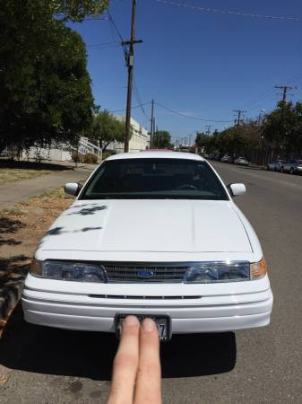 Illustration for article titled Used Car Face-Off: 90's Style American Sedans